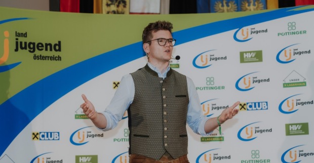 ÖVP nominiert den 24-jährigen Maximilian Aigner einstimmig als neuen Landesrat.