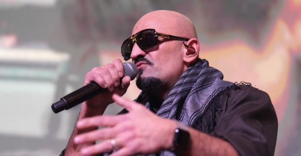 Rapper Xatar während eines Liveauftritts