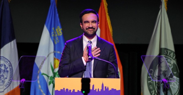 Zohran Mamdani während einer Wahlfeier im Brooklyn Paramount Theater in New York