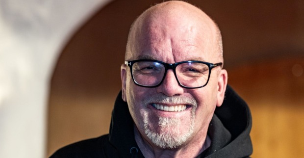 DJ Ötzi mit Brille - er war bei Schwarzeneggres Charityevent im Stanglwirt in Kitzbuehel dabei