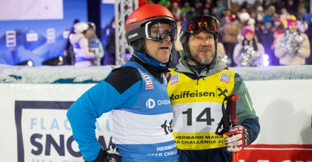 Hermann Maier und Carlo Janka im Zielraum der Skipiste in Flachau, während der Hermann Maier Star Challenge 2026