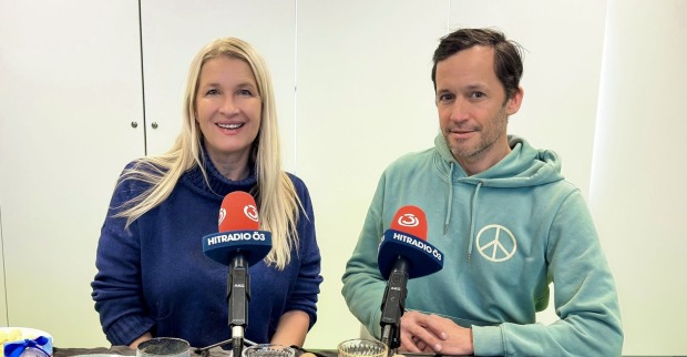 Claudia Stöckl und Caritas-Chef Klaus Schwertner, während der Aufzeichnung von "Frühstück bei mir"