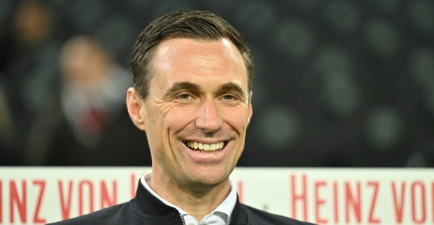 Marcus Mann vor einem 2.Liga Spiel im Stadion von Hannover 96.