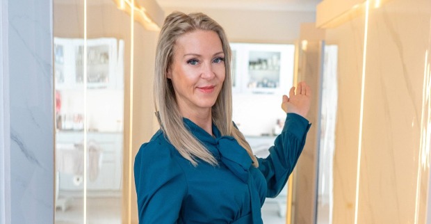 Simone Lugner in blauer Bluse/ Simone Lugner hatte ein Date mit Prinz Marcus von Anhalt