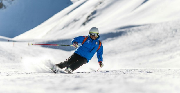 Skifahrer im Schnee