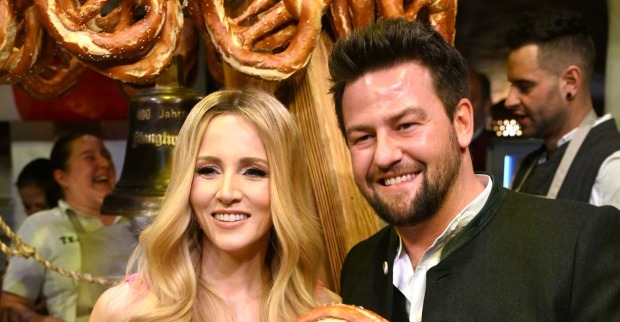 Melissa Naschenweng bei der Stanglwirt Weißwustparty