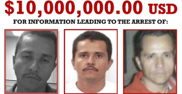 Fahndungsplakat der DEA mit drei Fotos von Nemesio Oseguera Cervantes, bekannt als El Mencho, und dem Hinweis auf eine Belohnung von 10 Millionen US-Dollar.