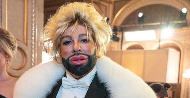 Harald GLÖÖCKLER am Opernball/  Harald GLÖÖCKLER  spaltet die Gemüter am Opernball