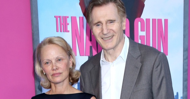 Pamela Anderson und Liam Neeson gemeinsam auf dem roten Teppich bei einer Filmpremiere/ Trennung: Pamela Anderson und Liam Neeson sind getrennt