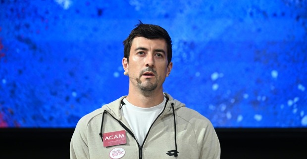 Sebastian Ofner bei einer PK.