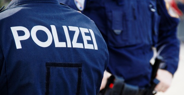 Polizei im Einsatz im Fall Fabian aus Güstrow – Staatsanwaltschaft erhebt Mordanklage gegen Ex-Freundin von Fabians Vater