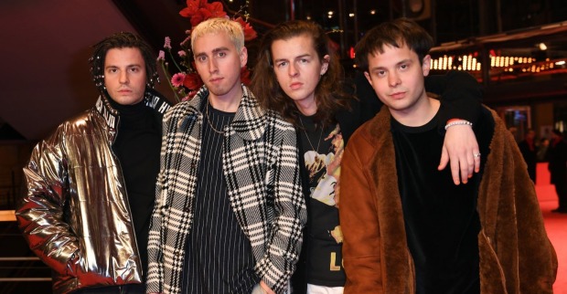 Bilderbuch Band mit Michael Krammer bei Event Gruppenfoto Österreich Musiker