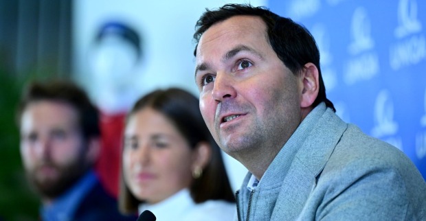 Christian Scherer auf einer Pressekonferenz mit Marco Schwarz und Viktoria Bürgler