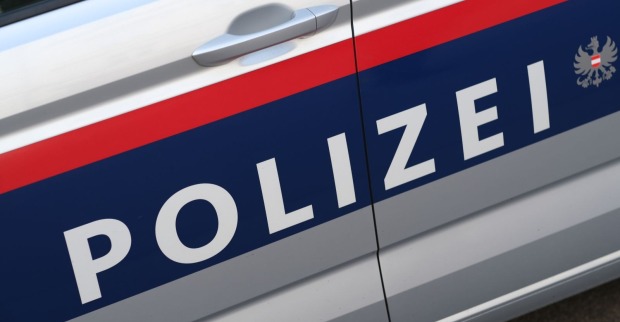 Außenansicht eines Wagens der Wiener Polizei