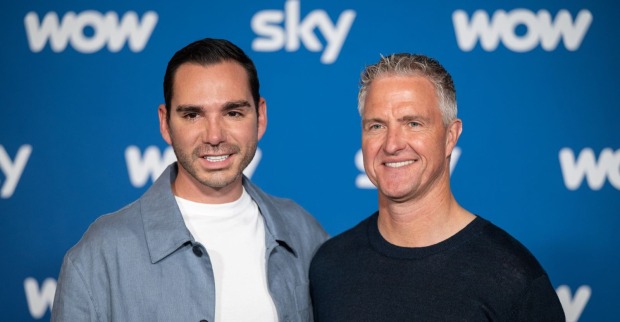 Ralf Schumacher und Étienne Bousquet-Cassagne bei einem Sky-Event zur Ankündigung ihrer TV-Serie über die Hochzeit