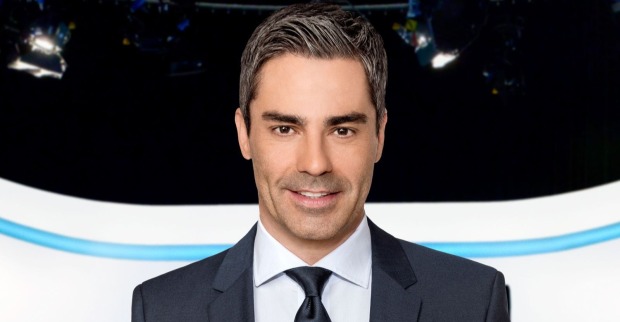 Roman Rafreider im ORF-Studio mit Anzug und Krawatte – Moderator sorgt mit Aussage über Schmusen für Aufsehen
