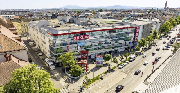 XXXLutz Möbelhaus in Wien Rudolfsheim-Fünfhaus gegenüber der Stadthalle als Airbnb-Unterkunft zum Eurovision Song Contest