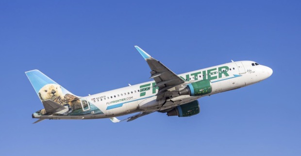 Ein Flugzeug in der Luft