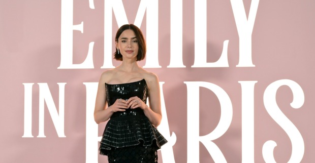 LOS ANGELES, USA. 14. August 2024: Lily Collins bei der Premiere für Staffel 4 von Emily in Paris im Egyptian Theatre.