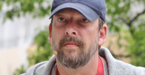 Robert Kratky spricht offen über seine Depressionen. Der ehemalige Ö3-Moderator gibt auf Instagram Einblicke in seinen Alltag und seine psychische Gesundheit.