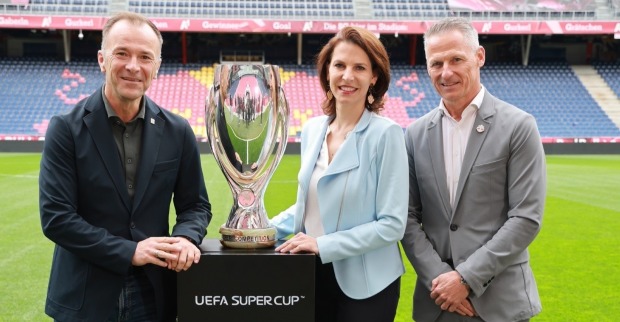 Im Rahmen einer Pressekonferenz haben am 14.4.2026 Landeshauptfrau Karoline Edtstadler, Bürgermeister Bernhard Auinger und FC Red Bull Salzburg-CEO Stephan Reiter wichtige Details zum UEFA Super Cup präsentiert.