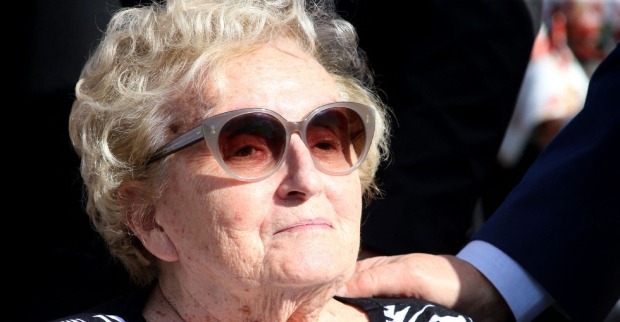 Bernadette Chirac lächelt auf einer offiziellen Veranstaltung