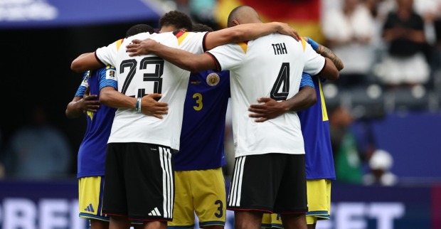 Deutschland vs. Curacao: Nach dem Spiel bildeten Spieler beider Teams einen Gebetskreis.