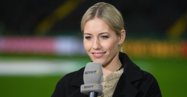 Laura Papendick Partner: Die RTL-Sportmoderatorin Laura Papendick bei einem TV-Auftritt. Seit 2021 ist sie mit Alexander Hindersmann liiert.
