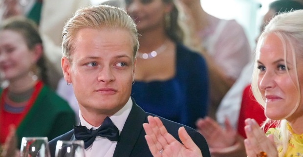 Marius Borg Høiby bei einer öffentlichen Veranstaltung in Norwegen. Der Sohn von Kronprinzessin Mette-Marit wurde in Oslo zu vier Jahren Haft verurteilt.