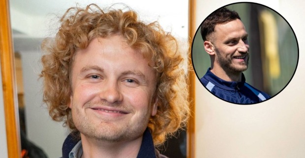 Kabarettist Paulus Bohl alias Dr. Bohl veröffentlicht nach dem Österreich-Sieg gegen Jordanien einen WM-Song für Marko Arnautovic. Der ÖFB-Star ist in einem Bildausschnitt rechts oben zu sehen.