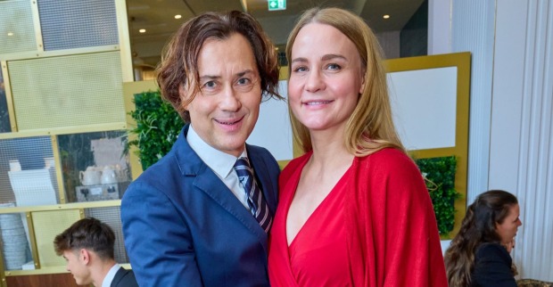 Nicole Wesner mit ihrem Ehemann Leonardo Cappadonna bei einem öffentlichen Auftritt. Die ehemalige „Dancing Stars“-Teilnehmerin machte ihre Hochzeit erst ein Jahr nach der Trauung öffentlich.