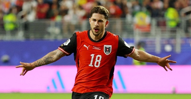 Romano Schmid trifft für Österreich gegen Jordanien bei der WM 2026 und jubelt nach dem 1:0 zur Halbzeit.
