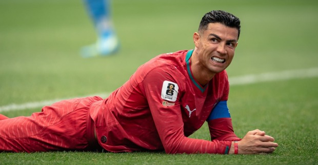 Cristiano Ronaldo liegt frustriert am Boden im Portugal-Trikot bei der WM 2026 nach schwacher Leistung gegen DR Kongo