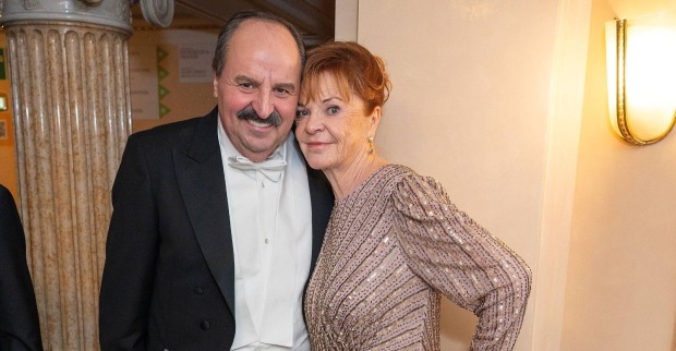 Johann und Ehefrau Silvia Lafer am Wiener Opernball