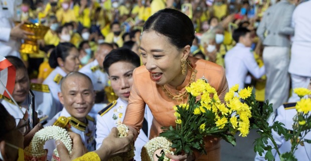 Prinzessin Bajrakitiyabha Mahidol von Thailand lächelt freundlich bei einer offiziellen diplomatischen Zeremonie
