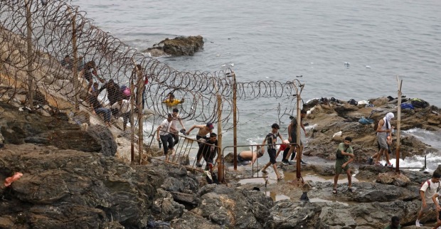 Mehr als 40.000 Menschen gelangten innerhalb weniger Tage irregulär nach Ceuta.