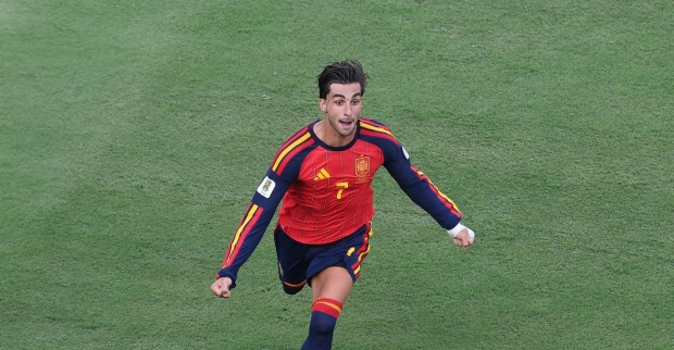 Ferran Torres bejubelt seinen Treffer zum 1:0 gegen Argentinien während des WM-Finales