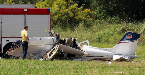 Das Wrack des abgestürzten Flugzeugs.