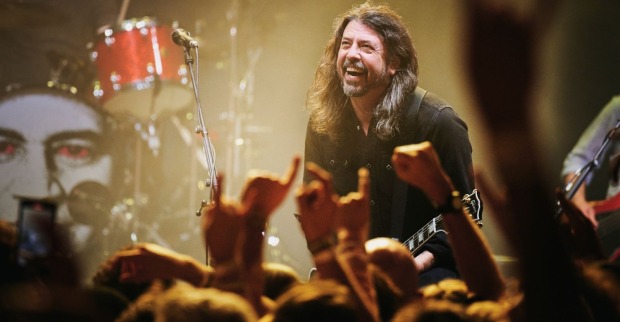 Dave Grohl von den Foo-Fighters während eines Konzertes