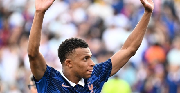 Mbappé jubelt im WM-Spiel gegen Schweden.