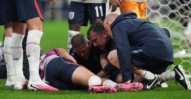Jordan Henderson verletzte sich nach dem Schlusspfiff am Handgelenk.