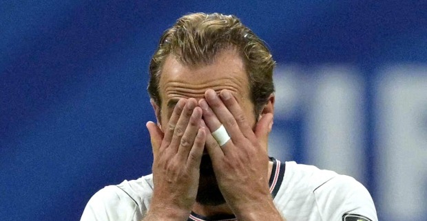 Kane reagiert enttäuscht nach England-Niederlage gegen Argentinien im WM-Halbfinale