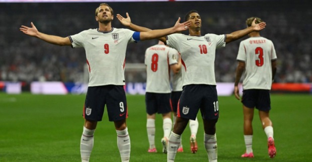 Mexiko vs. England: Kane und Bellingham jubeln.