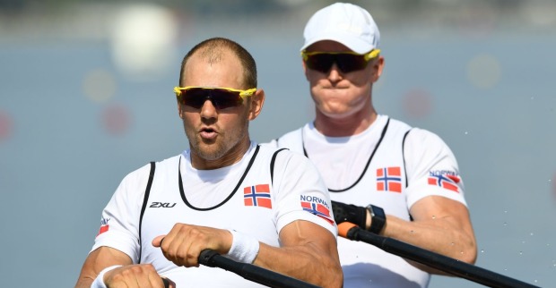 Olaf Tufte ist tot: Der Sportler rudert im norwegischen Team bei einem Wettkampf und zeigt volle Konzentration während eines Rennens.