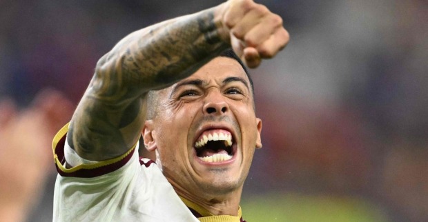 Pedro Porro jubelt nach Tor für Spanien gegen Frankreich im WM-Halbfinale und widmet Treffer seinem kranken Sohn