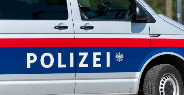 Außenansicht eines Polizeiwagens der österreichischen Polizei, welche beim Unfall in Velden im Einsatz ist