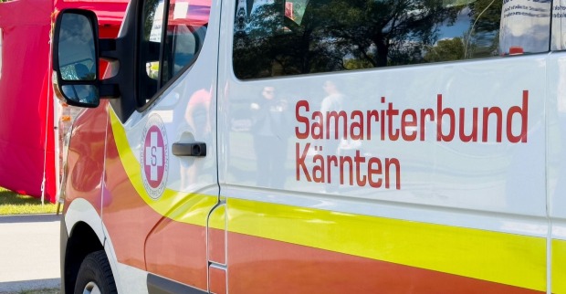 Außenansicht eines Rettungswagens in Kärnten