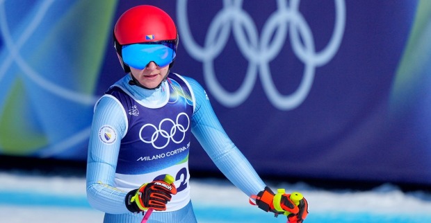Elvedina Muzaferija bei den Olympischen Winterspielen im Renndress. Die bosnische Skirennläuferin verletzte sich bei einem Trainingssturz schwer und erlitt einen Beinbruch.