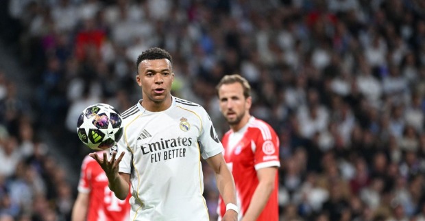 Kylian Mbappé im Trikot von Real Madrid während eines Fußballspiels