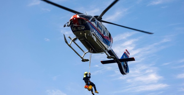 Polizeihubschrauber während eines Einsatzes